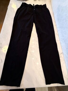 Lululemon Women’s Minimalist Black Elastic-Waist Casual Pants Size 6